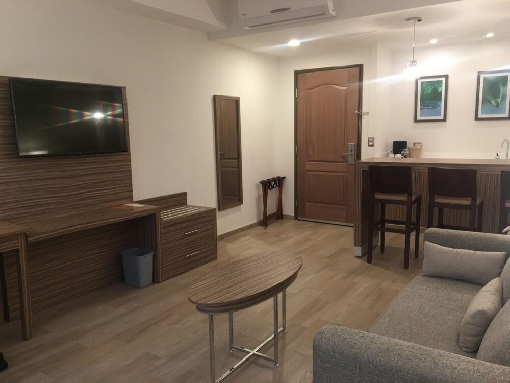 Wyndham Garden Monterrey Valle Real エクステリア 写真