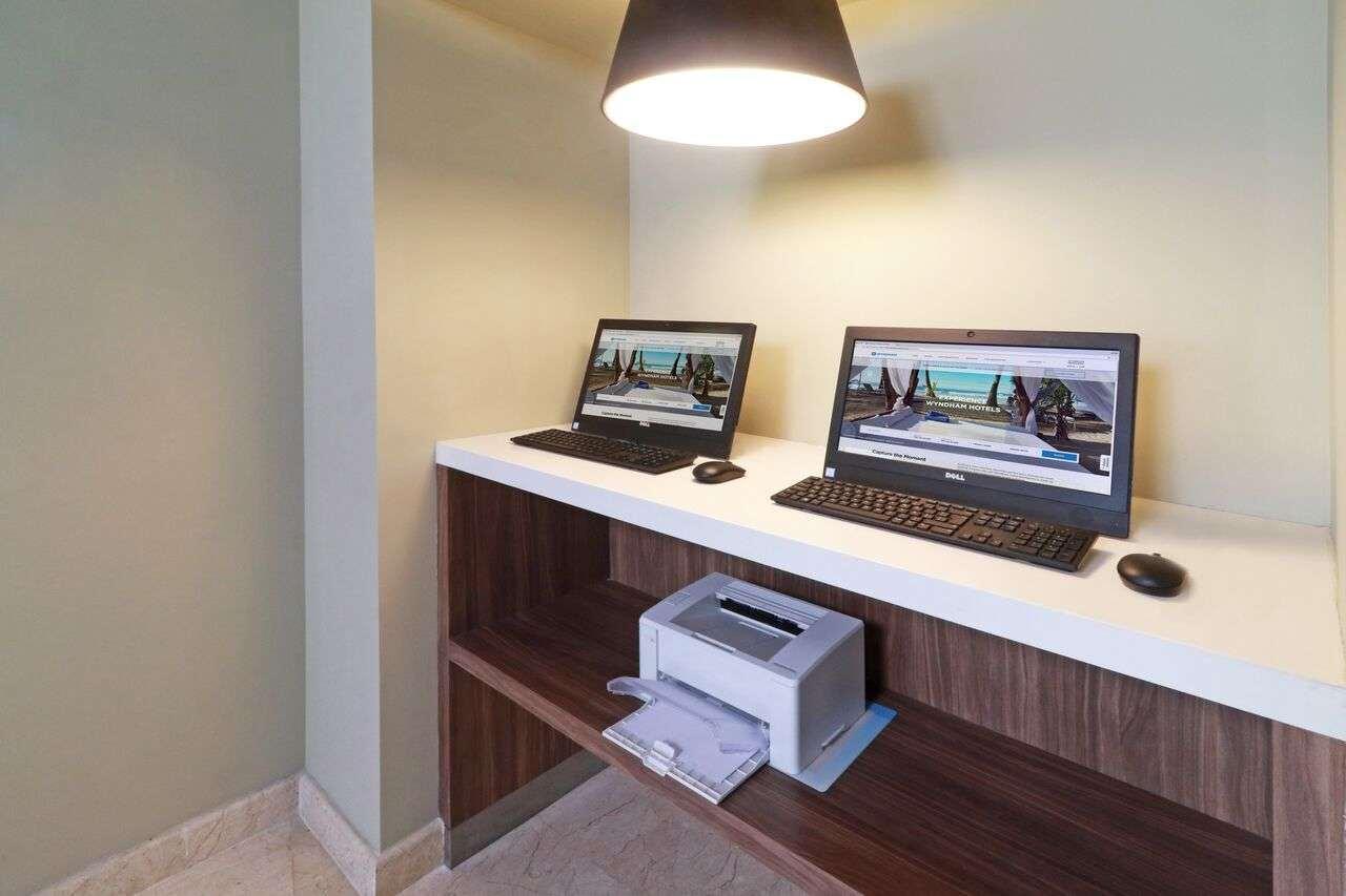Wyndham Garden Monterrey Valle Real エクステリア 写真