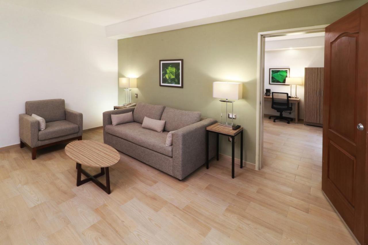 Wyndham Garden Monterrey Valle Real エクステリア 写真